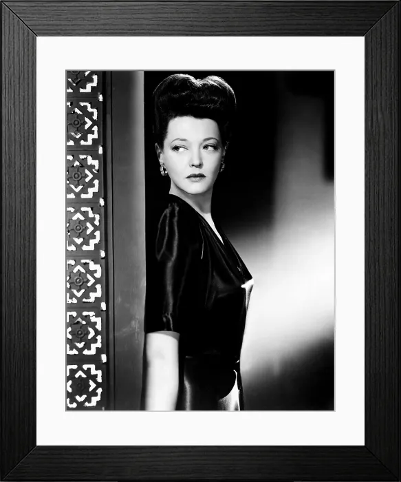 Framed Print : BLOOD ON THE SUN, Sylvia Sidney, 1945