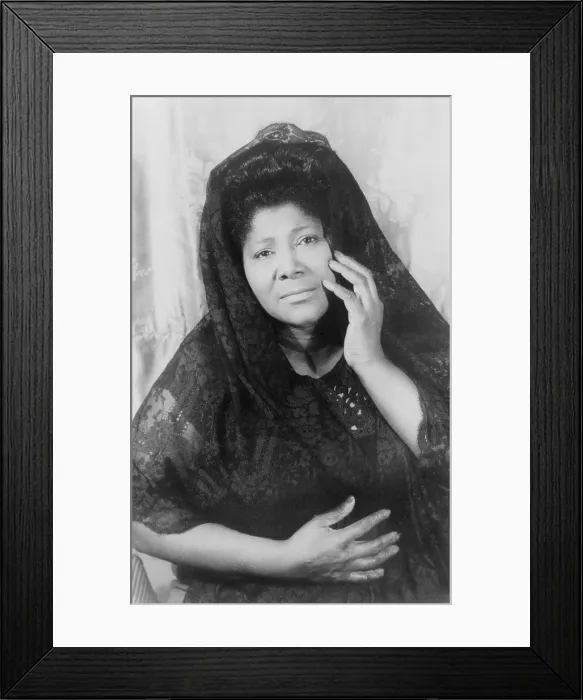 Framed Print : Mahalia Jackson (1911-1972), African American gospel singer. Portrait by Carl Van Vechten, 1962 Framed Print : Mahalia Jackson (1911-1972), African American gospel singer. Portrait by Carl Van Vechten, 1962