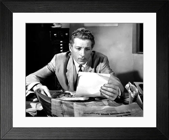 Framed Print : THE SECRET LIFE OF WALTER MITTY, Danny Kaye, 1947 Framed Print : THE SECRET LIFE OF WALTER MITTY, Danny Kaye, 1947