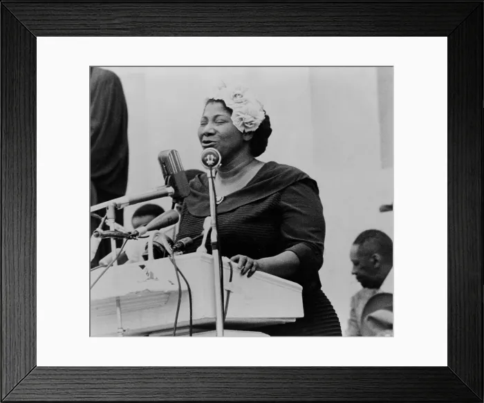 Framed Print : Mahalia Jackson (1911-1972), singing from the Lincoln Memorial at a May 17, 1957 Prayer Pilgrimage for Freedom in Washington, D.C