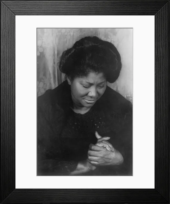 Framed Print : Mahalia Jackson (1911-1972), African American gospel singer. Portrait by Carl Van Vechten, 1962 Framed Print : Mahalia Jackson (1911-1972), African American gospel singer. Portrait by Carl Van Vechten, 1962