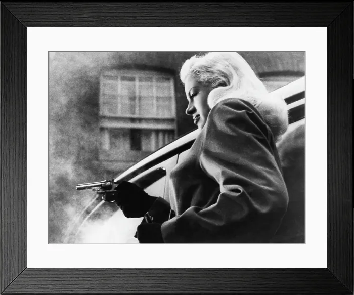 Framed Print : YIELD TO THE NIGHT, (aka BLONDE SINNER), Diana Dors, 1956