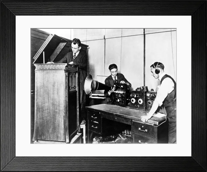 Framed Print : Staff of 8MK Detroit News testing a radio, ca. 1920. Courtesy: CSU Archives  /  Everett Collection