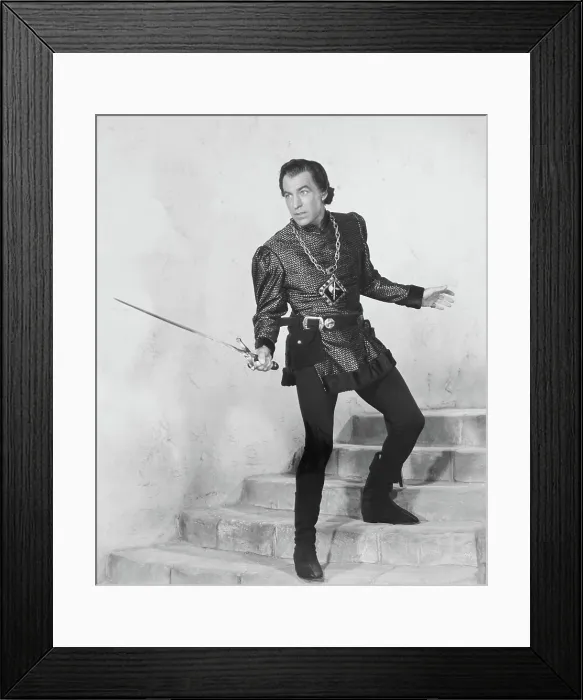 Framed Print : THE BLACK SHIELD OF FALWORTH, David Farrar, 1954