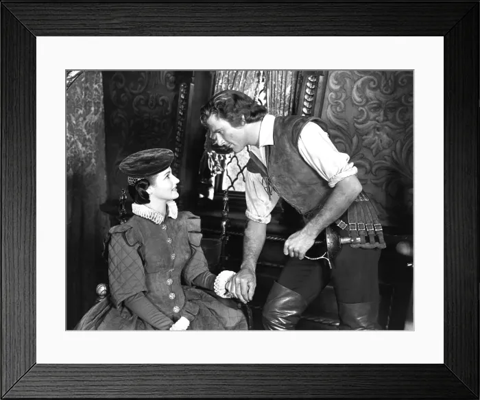 Framed Print : THE SEA HAWK, Brenda Marshall, Errol Flynn, 1940 Framed Print : THE SEA HAWK, Brenda Marshall, Errol Flynn, 1940