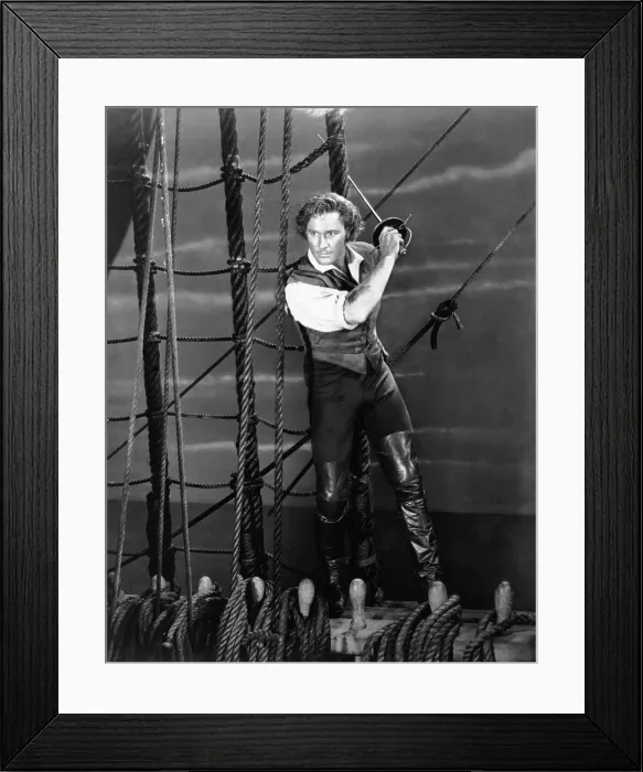 Framed Print : THE SEA HAWK, Errol Flynn, 1940 Framed Print : THE SEA HAWK, Errol Flynn, 1940