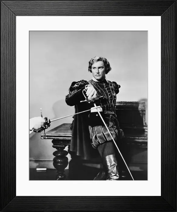 Framed Print : THE SEA HAWK, Errol Flynn, 1940 Framed Print : THE SEA HAWK, Errol Flynn, 1940