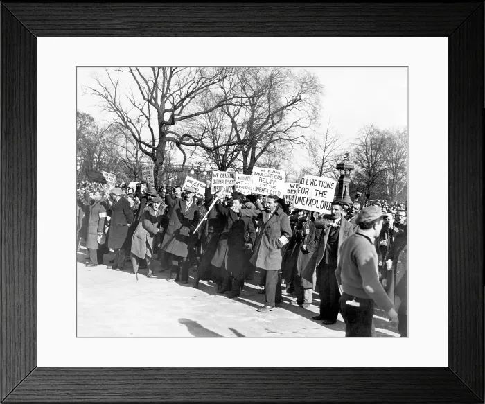 Framed Print : Communist marchers heading towards the White House demanding unemployment insurance and cash relief, Washington DC, December, 7, 1931. Courtesy: CSU Archives / Everett Collection Framed Print : Communist marchers heading towards the White House demanding unemployment insurance and cash relief, Washington DC, December, 7, 1931. Courtesy: CSU Archives / Everett Collection