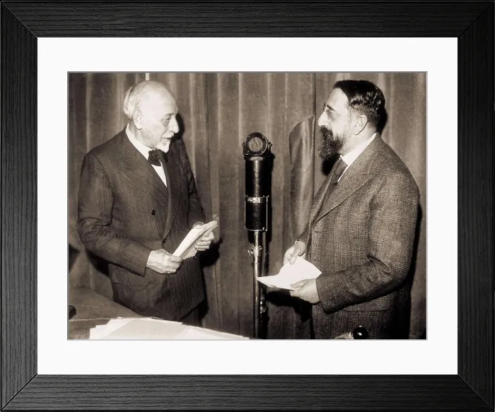 Framed Print : PIRANDELLO, Luigi (1867-1936). Luigi Pirandello (left) at the radio (1936). AISA / Everett Collection**US SALES ONLY** Framed Print : PIRANDELLO, Luigi (1867-1936). Luigi Pirandello (left) at the radio (1936). AISA / Everett Collection**US SALES ONLY**
