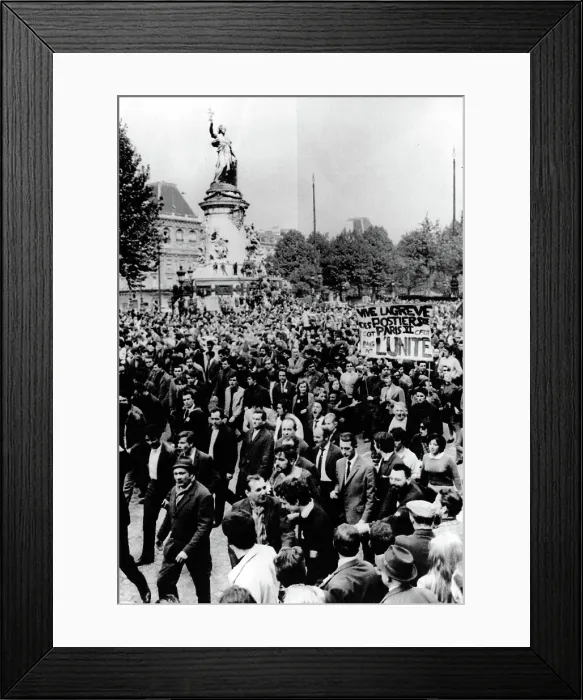Framed Print : RIOT-Workers & others march past the Statue of the Republic in a demonstration called by France's powerfull General Federation of Lagor to put additional pressure