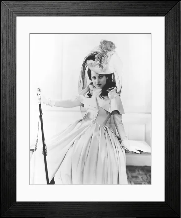 Framed Print : THE SCARLET PIMPERNELL, Merle Oberon, 1934