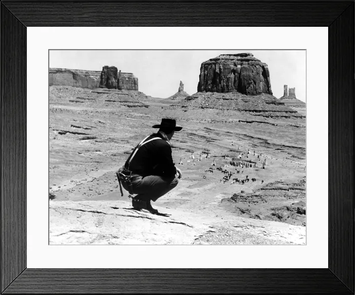 Framed Print : THE SEARCHERS, John Wayne, 1956 Framed Print : THE SEARCHERS, John Wayne, 1956