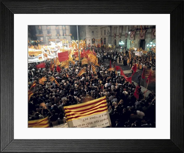 Framed Print : SPAIN. Barcelona. Spain. Transition to Democracy (23rd October 1977). Crowd at the Sant Jaume Square awaiting the arrival of the President of the Generalitat Josep Tarradellas
