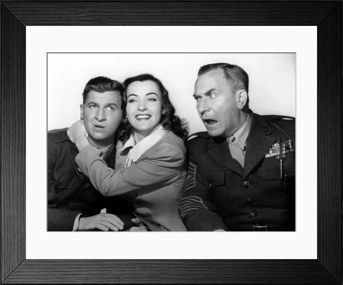 Framed Print : HAIL THE CONQUERING HERO, Eddie Bracken, Ella Raines, William Demarest, 1944