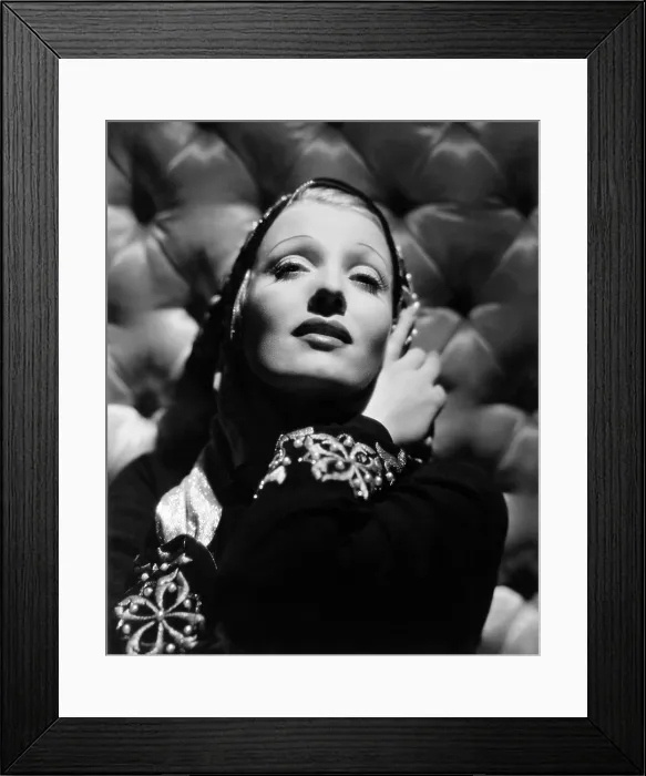Framed Print : HOTEL IMPERIAL, Isa Miranda, 1939