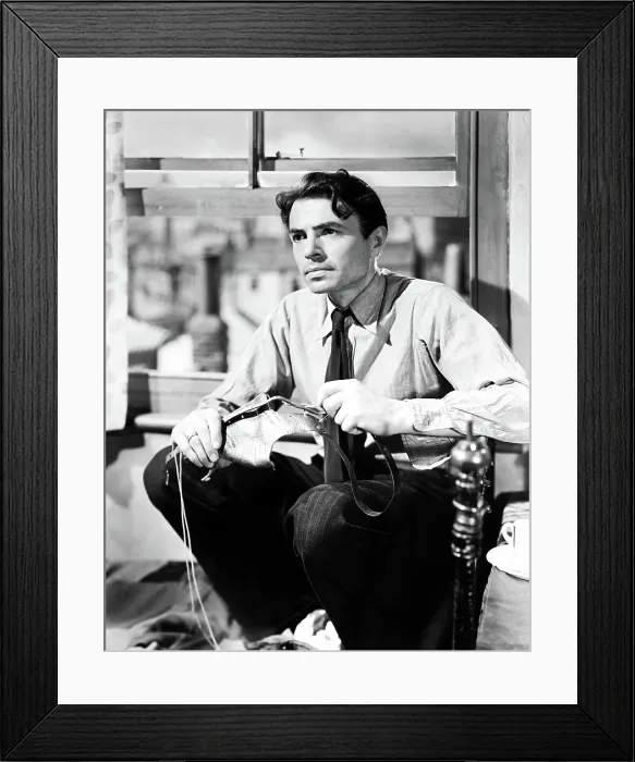Framed Print : ODD MAN OUT, James Mason, 1947 Framed Print : ODD MAN OUT, James Mason, 1947