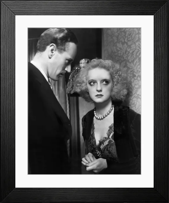 Framed Print : OF HUMAN BONDAGE, Leslie Howard, Bette Davis, 1934