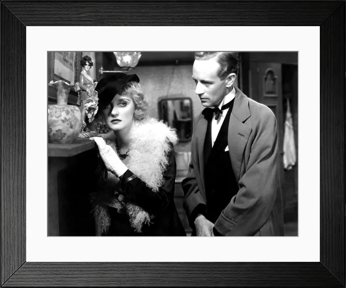 Framed Print : OF HUMAN BONDAGE, Bette Davis, Leslie Howard, 1934 Framed Print : OF HUMAN BONDAGE, Bette Davis, Leslie Howard, 1934