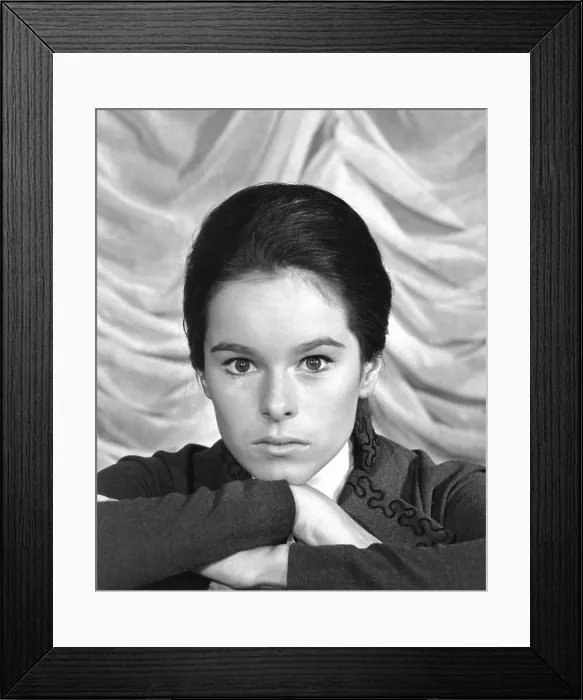 Framed Print : DOCTOR ZHIVAGO, Geraldine Chaplin, 1965 Framed Print : DOCTOR ZHIVAGO, Geraldine Chaplin, 1965