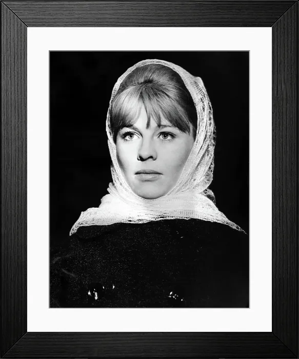 Framed Print : DOCTOR ZHIVAGO, Julie Christie, 1965 Framed Print : DOCTOR ZHIVAGO, Julie Christie, 1965