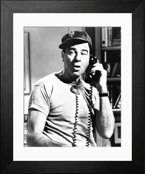 Framed Print : THE ODD COUPLE, Walter Matthau, 1968 Framed Print : THE ODD COUPLE, Walter Matthau, 1968