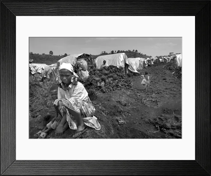 Framed Print : CONGO, Democratic Republic of the. NORTH KIVU. Democratic Republic of the Congo (2008). Kivu Conflict. Refugee camp of Mugunga I (20000 people) in the surroundings of Goma Framed Print : CONGO, Democratic Republic of the. NORTH KIVU. Democratic Republic of the Congo (2008). Kivu Conflict. Refugee camp of Mugunga I (20000 people) in the surroundings of Goma