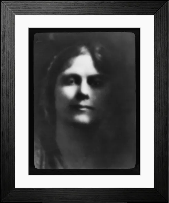 Framed Print : Isadora Duncan (1877-1927), modern dance innovator in soft focus portrait by Arnold Genthe, ca. 1917 Framed Print : Isadora Duncan (1877-1927), modern dance innovator in soft focus portrait by Arnold Genthe, ca. 1917