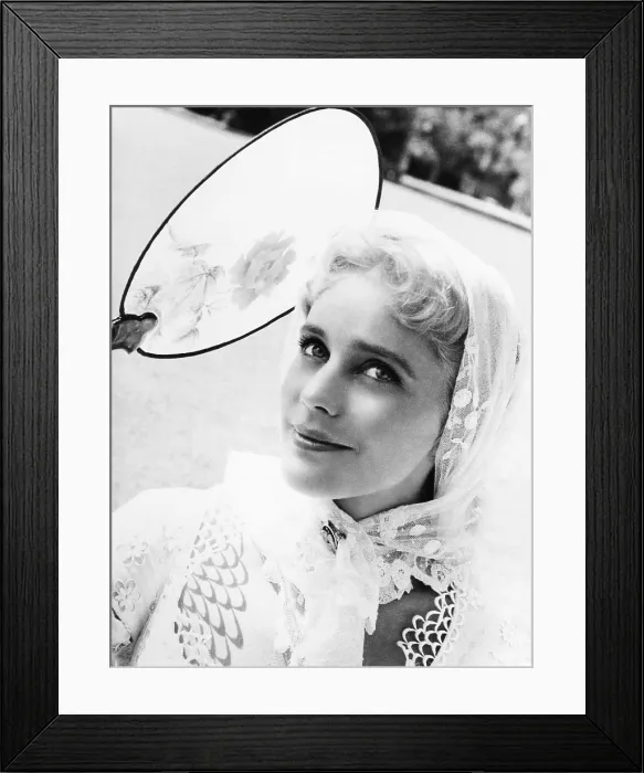 Framed Print : THE HANGING TREE, Maria Schell, on-set, 1959