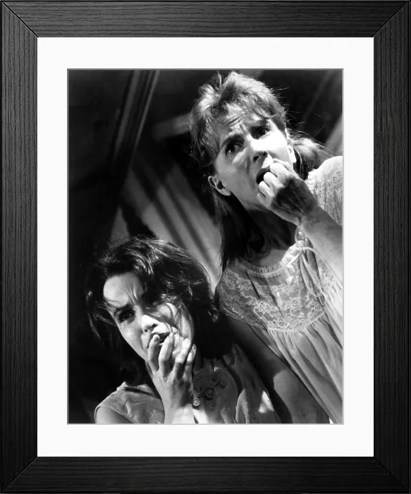 Framed Print : THE HAUNTING, Claire Bloom, Julie Harris, 1963, fear