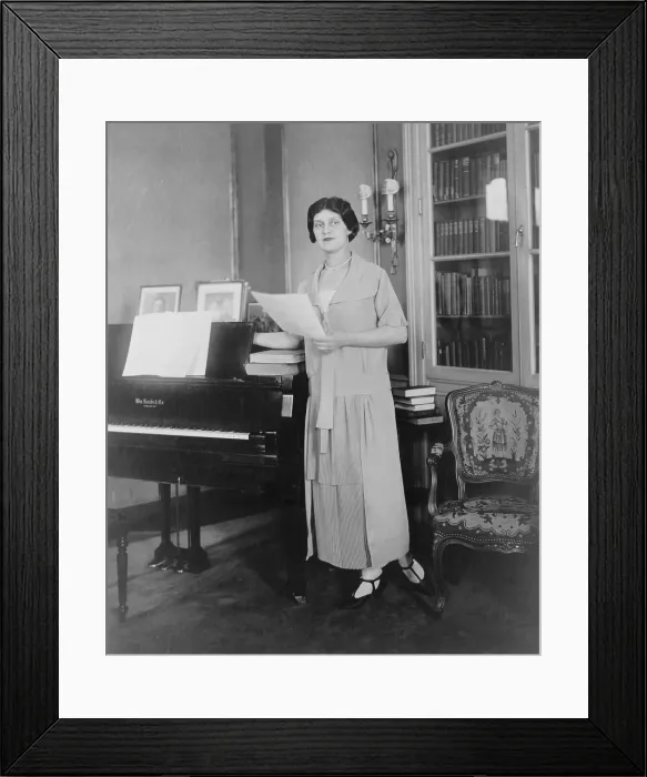Framed Print : Alma Gluck, (1884-1938) Romanian-born American former opera star, had a successful concert career. 1924