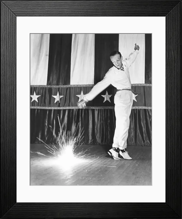 Framed Print : HOLIDAY INN, Fred Astaire, 1942