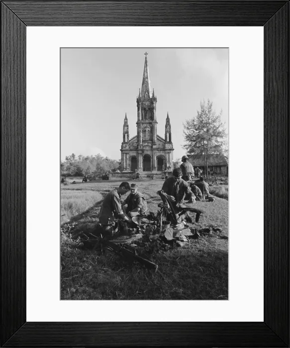 Framed Print : Vietnam War. US Marines get ready to establish their night position during Operation Badger, a search and destroy mission in Quang Tri Province. January 11, 1968
