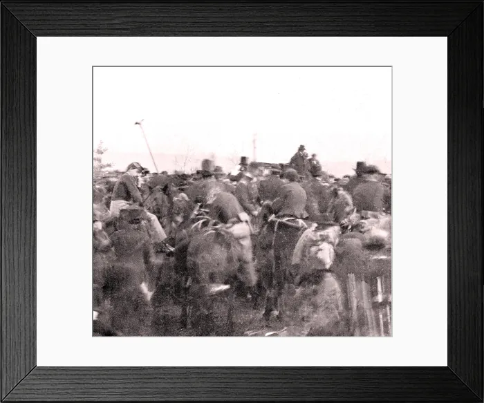 Framed Print : Abraham Lincoln (1809-1865) at the dedication ceremonies at the Soldiers National cemetery, Gettysburg, Pennsylvania