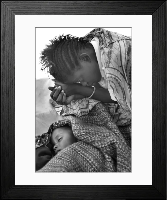 Framed Print : CONGO, Democratic Republic of the. NORTH KIVU. Democratic Republic of the Congo (2008). Kivu Conflict. Hospital del campo de refugiados de Bulengo Framed Print : CONGO, Democratic Republic of the. NORTH KIVU. Democratic Republic of the Congo (2008). Kivu Conflict. Hospital del campo de refugiados de Bulengo