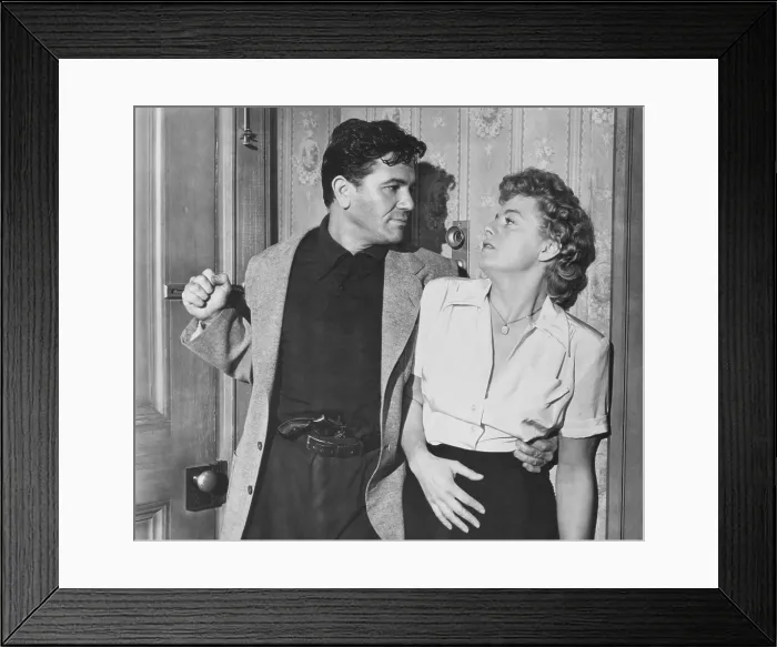 Framed Print : HE RAN ALL THE WAY, from left: John Garfield, Shelley Winters, 1951