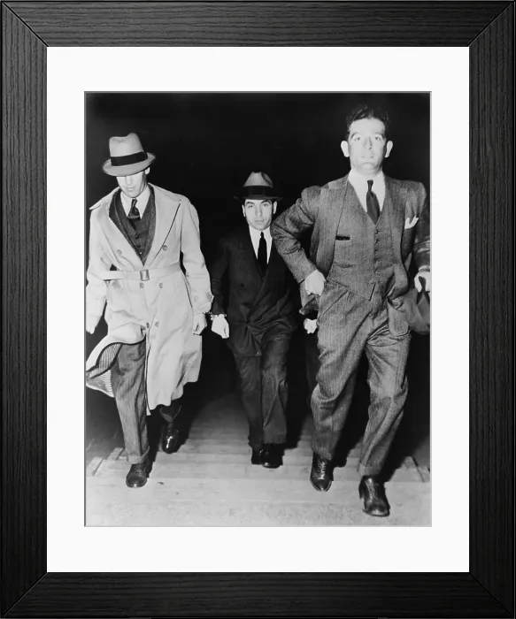Framed Print : Lucky Luciano (1896-1962), being escorted into court by two detectives in 1936