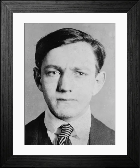 Framed Print : Dutch Schultz, born Arthur Flegenheimer (1902-1935), a bootlegging New York gangster who owned controlled breweries and speakeasies. 1930 photo