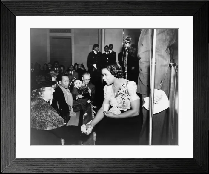Framed Print : Marian Anderson (1897-1993), shaking hands with woman at ceremony for the dedication of a mural commemorating Anderson's 1939 concert on the steps of the Lincoln Memorial Framed Print : Marian Anderson (1897-1993), shaking hands with woman at ceremony for the dedication of a mural commemorating Anderson's 1939 concert on the steps of the Lincoln Memorial