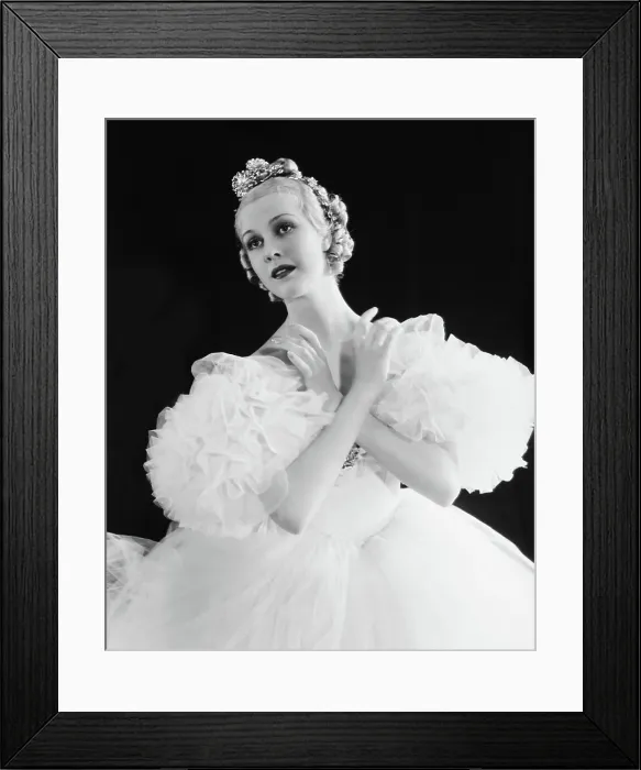 Framed Print : HERE'S TO ROMANCE, Anita Louise, 1935, TM & Copyright 20th Century Fox Film Corp. / courtesy Everett Collection