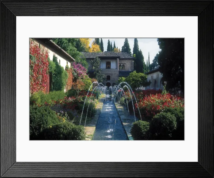 Framed Print : Generalife. SPAIN. ANDALUSIA. Granada. Alhambra. Generalife. Patio de la Acequia (Courtyard of the Water Channel). Fountain. Hispano-Moresque art. Nasrid dynasty. Architecture