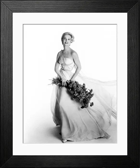 Framed Print : THE BIRDS, Tippi Hedren, in a publicity shot about the time of filming, 1963