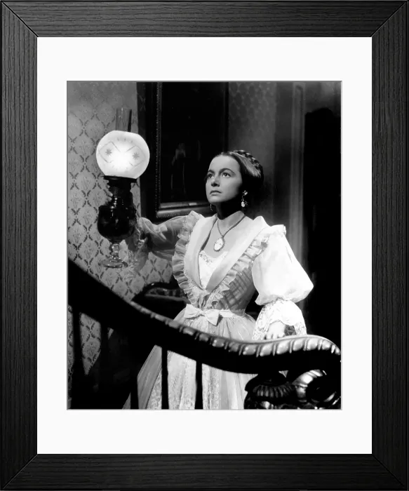 Framed Print : THE HEIRESS, Olivia De Havilland, 1949 Framed Print : THE HEIRESS, Olivia De Havilland, 1949