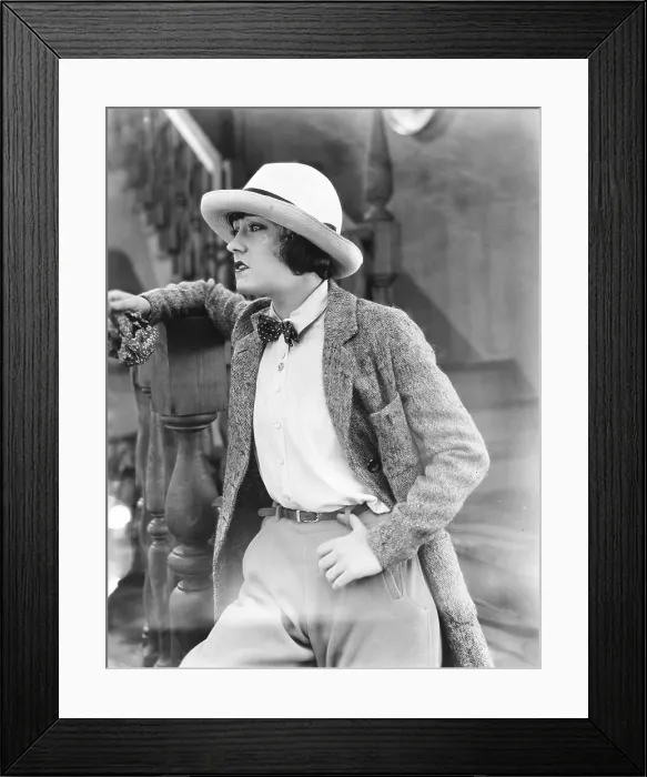 Framed Print : HER HUSBAND'S TRADEMARK, Gloria Swanson, 1922 Framed Print : HER HUSBAND'S TRADEMARK, Gloria Swanson, 1922