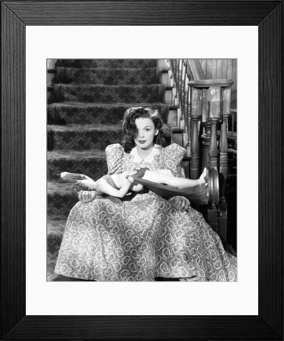 Framed Print : THE HARVEY GIRLS, Judy Garland, 1946