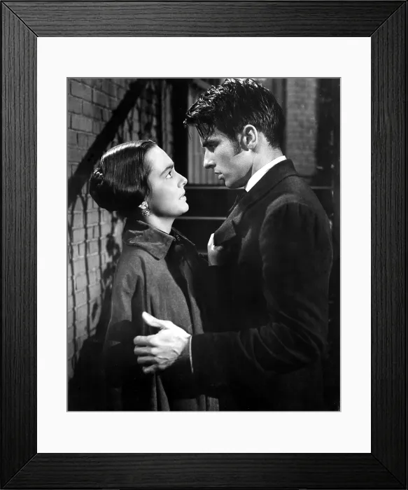 Framed Print : THE HEIRESS, Olivia de Havilland, Montgomery Clift, 1949
