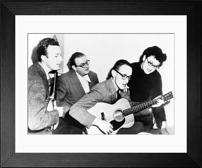 Framed Print : Pete Seeger (b. 1919) with his folk music group, The Weavers. Left to right: Pete Seeger, Lee Hays, Fred Halterman, and Miss Ronnie Gilbert. 1952. d Miss Ronnie Gilbert. 1952