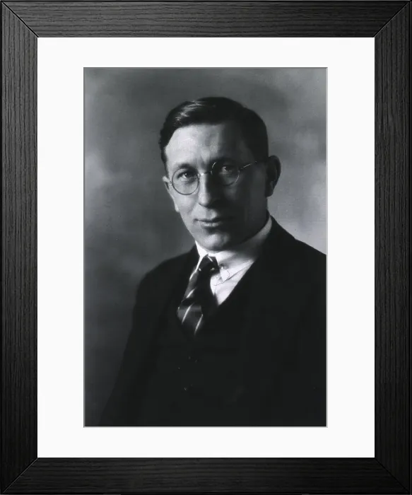 Framed Print : Frederick Banting (1891-1941), Canadian physician who, with Charles H. Best, was the first to extract (1921) the hormone insulin from the pancreas Framed Print : Frederick Banting (1891-1941), Canadian physician who, with Charles H. Best, was the first to extract (1921) the hormone insulin from the pancreas