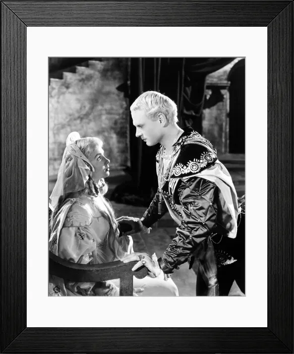 Framed Print : HAMLET, Jean Simmons, Laurence Olivier, 1948