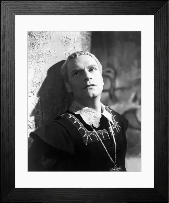 Framed Print : HAMLET, Laurence Olivier, 1948