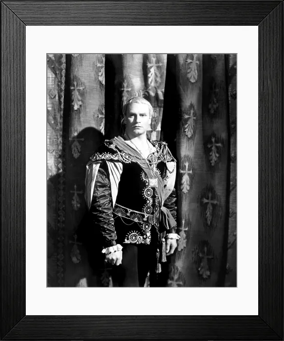 Framed Print : HAMLET, Laurence Olivier, 1948